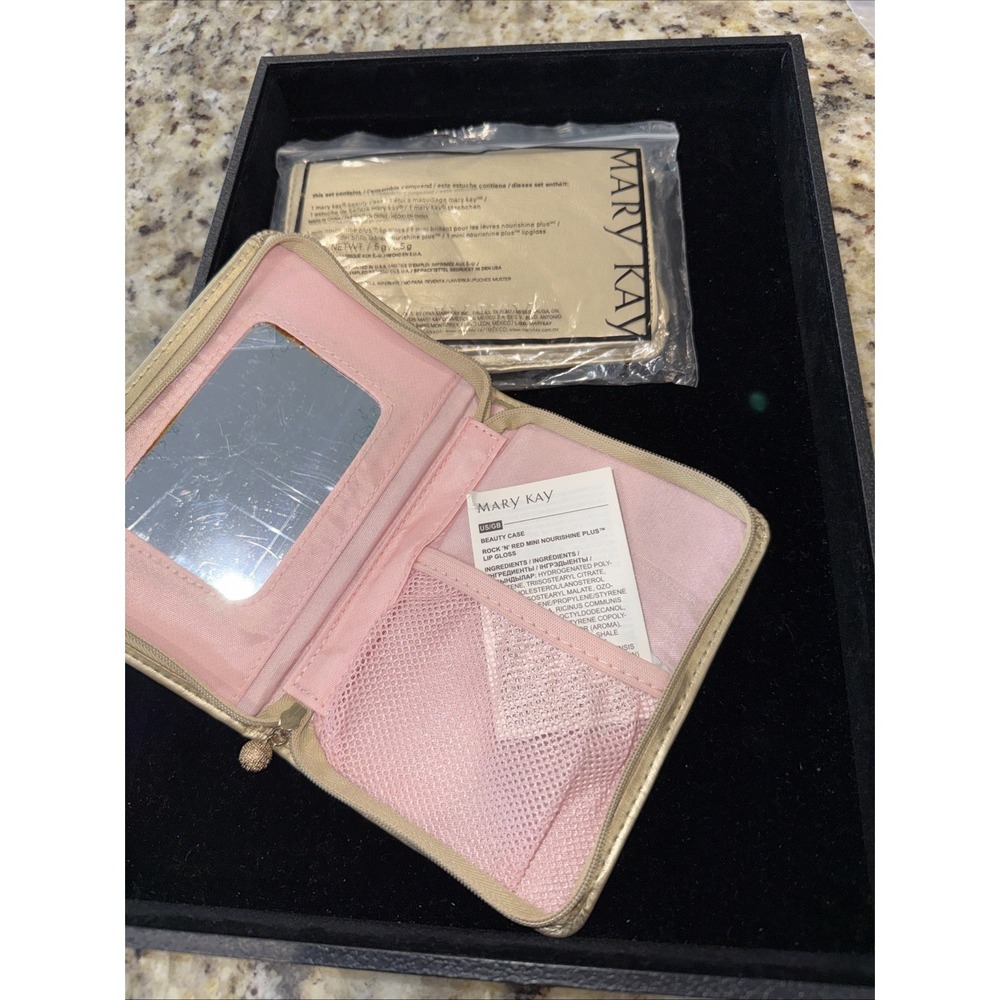 Mary Kay WALLET Holds License, Credit Cards, Cash, Makeup- Lot‎ 2. 5576